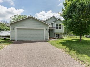 7168 Sunrise Dr, Lino Lakes, MN 55014