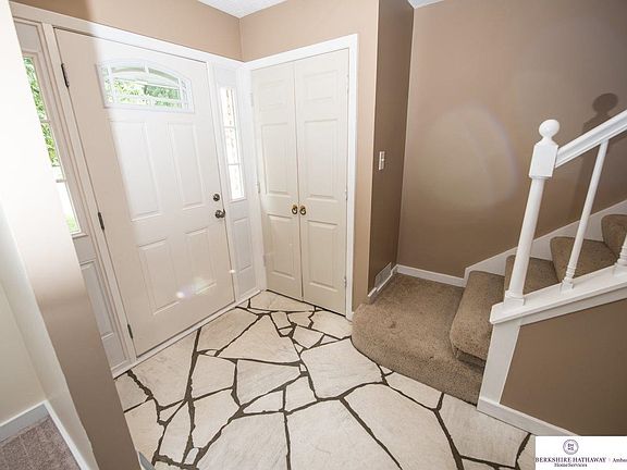 5th image of 2210 Victoria Ave