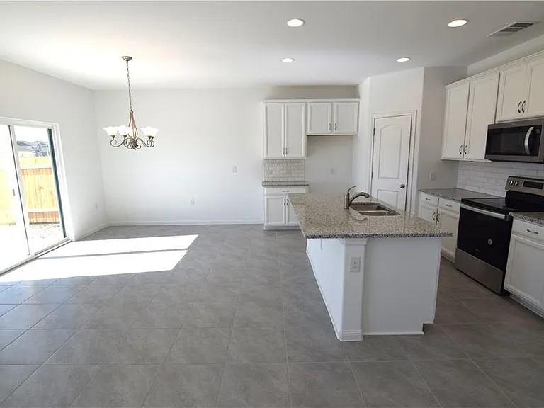 6705 Routenburn St — Photo 5