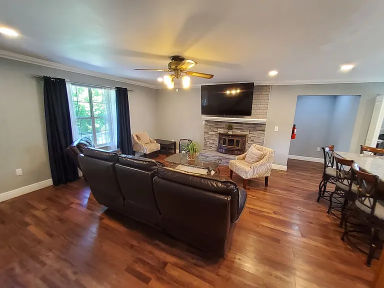 1231 Village Dr — Photo 8