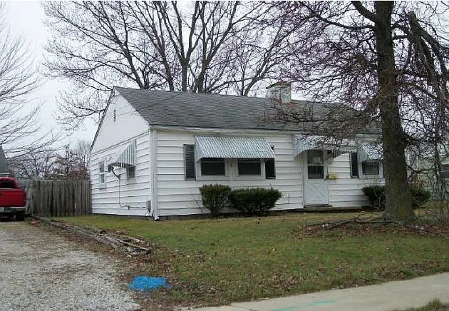 907 Oak St photo 1