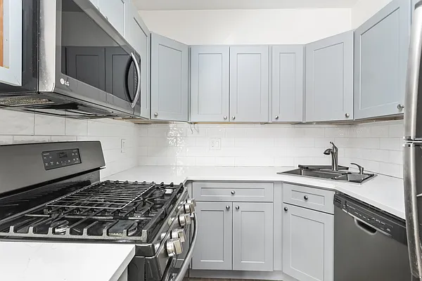 Rented by Douglas Elliman | media 20