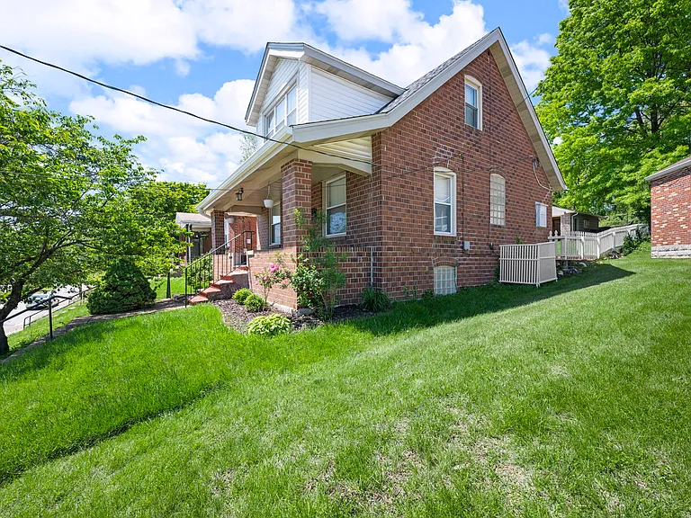 1707 Yale Ave — Photo 3