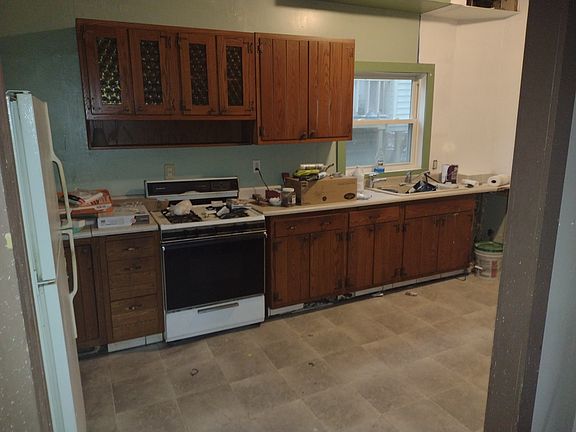 2nd image of 16 Bush St #1
