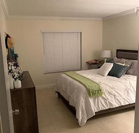 5th image of 1494 The Pointe Dr #1494