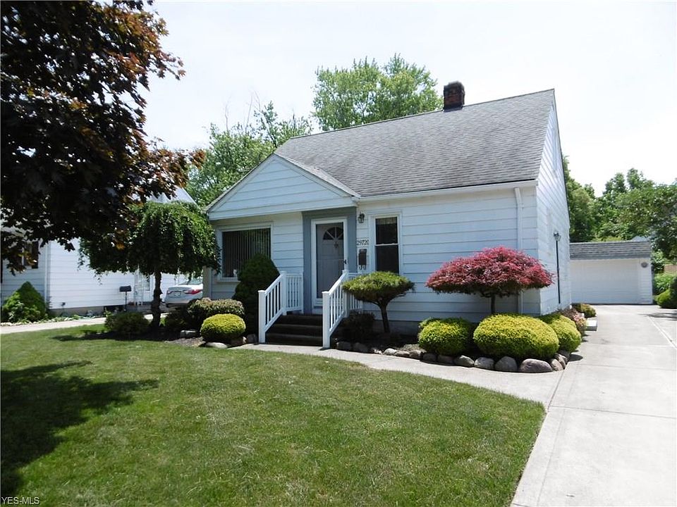 1st image of 29720 Cresthaven Dr