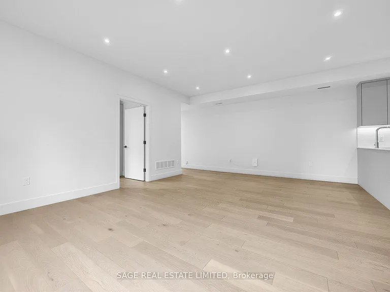 909 Castlefield Ave #2 — Photo 7