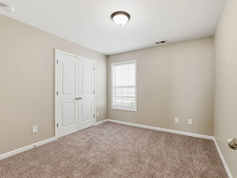 2545 Milsom Ln — Photo 7