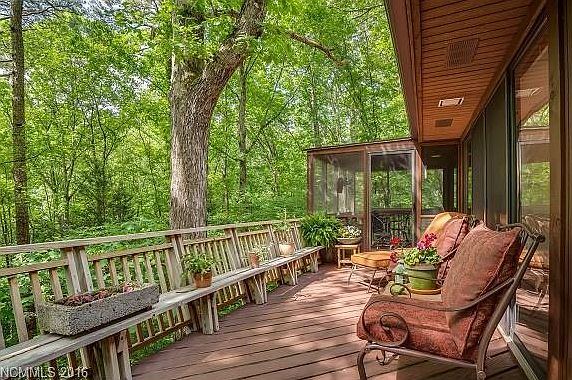 5th image of 387 Carolina Dr