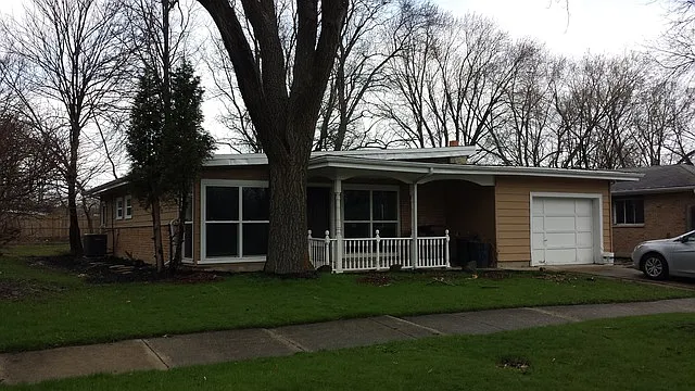 556 Lakewood Blvd photo 1
