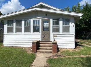 718 Dawson St, Waterloo, IA 50703