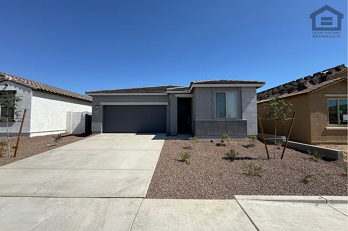 4 bed, 3.0 bath, 2071 sqft, $2,195 — Photo 4