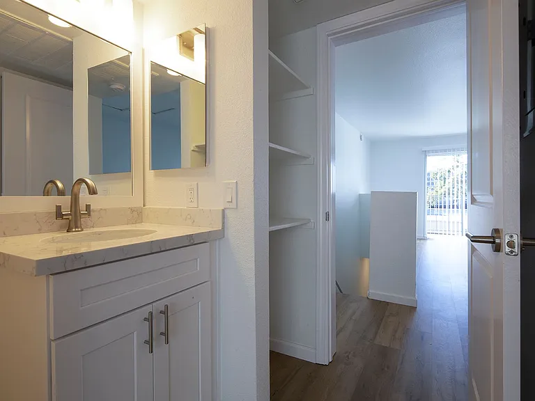 Golden Pacific Apartments — Photo 10