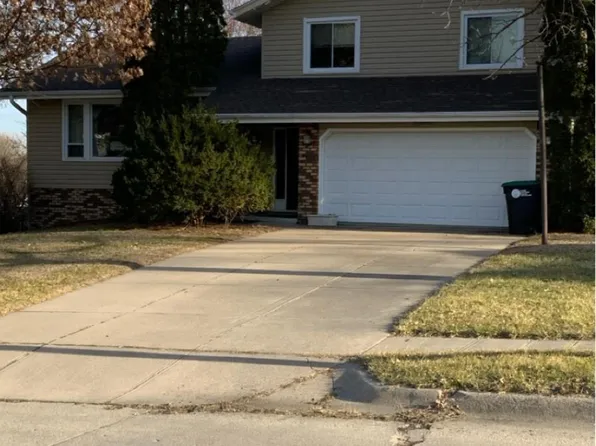 15943 Spring St, Omaha, NE 68130