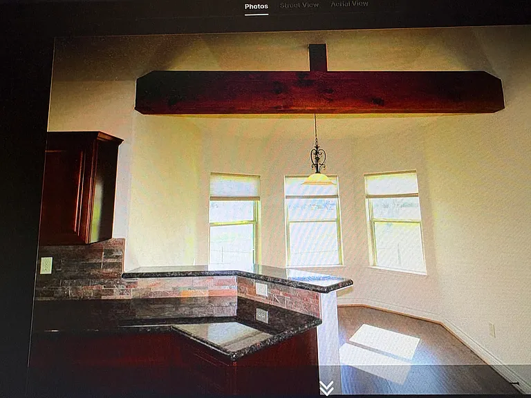 10911 Hillside Dr — Photo 5