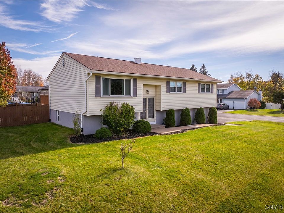 1st image of 105 Evergreen Dr