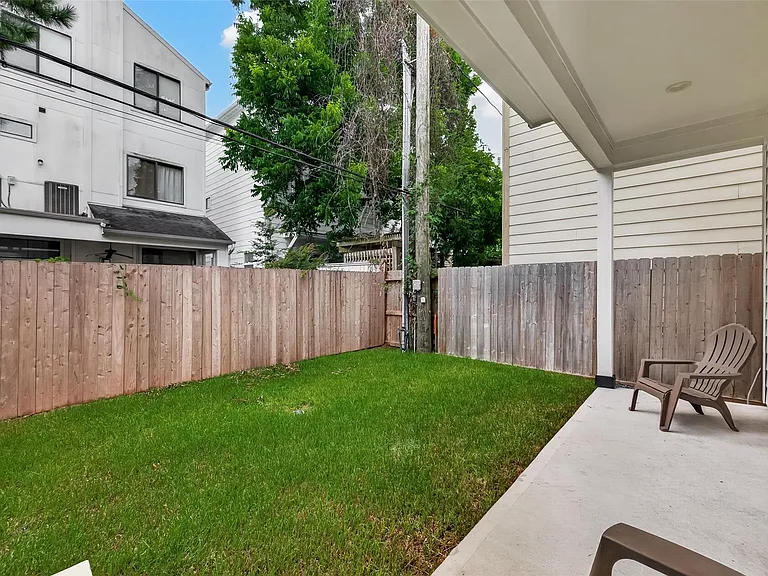 4309 Dickson St #B — Photo 45