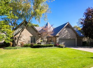 27 Graystone Ln, North Barrington, IL