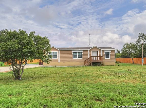 2nd image of 810 County Road 3821