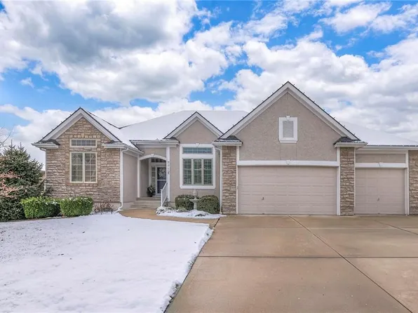 2313 NE Sweet Water Dr, Lees Summit, MO 64086