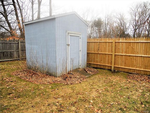 3rd image of 129 Armitage Dr