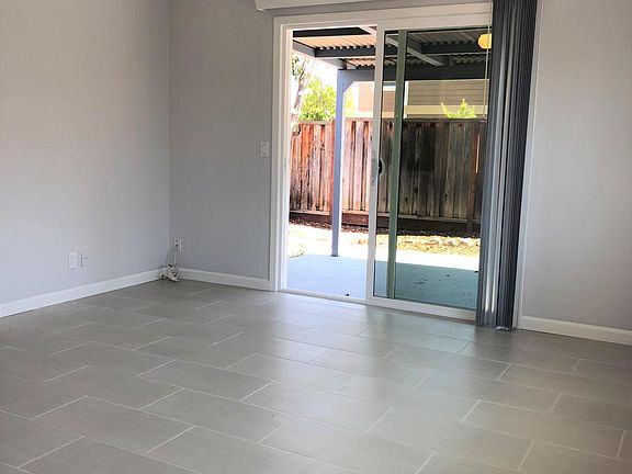 3rd image of 404 Flora Vista Ave