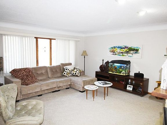 5th image of 35 Orchard Ln