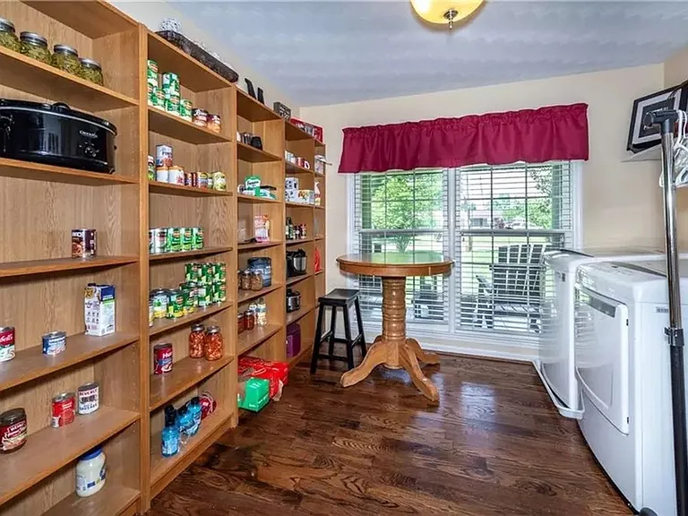 2347 Morgan Rd — Photo 24