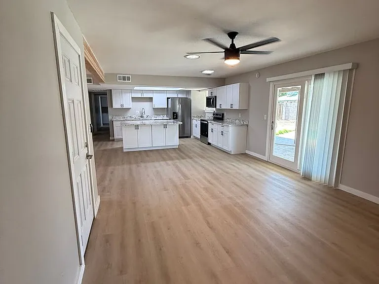 316 E Dunbar Dr — Photo 6