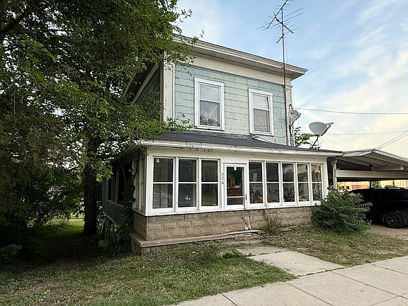 2nd image of 226 Monroe St