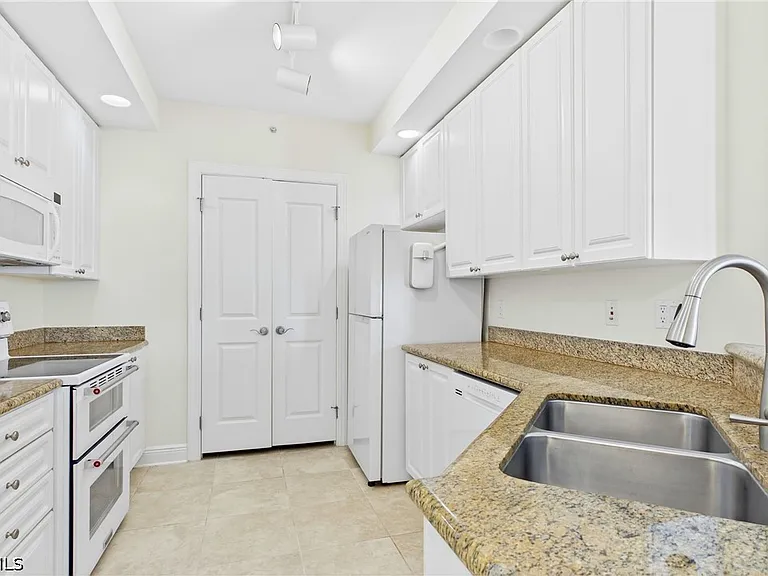 2825 Palm Beach Blvd #519 — Photo 8