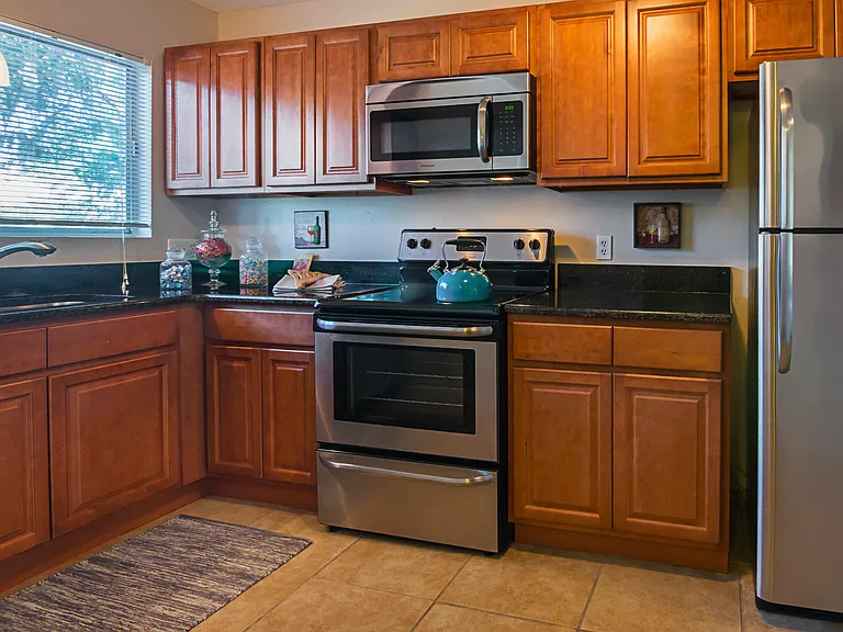 Creek Club Apartments — Photo 13