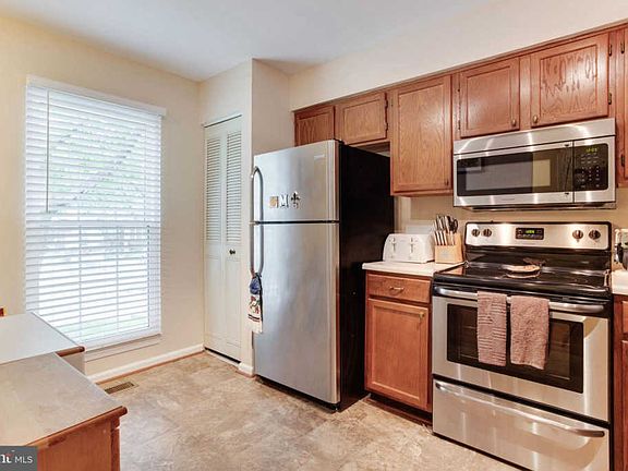 2nd image of 14361 Beaker Ct