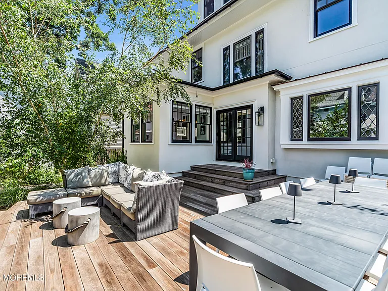 703 7th Ave — Photo 39