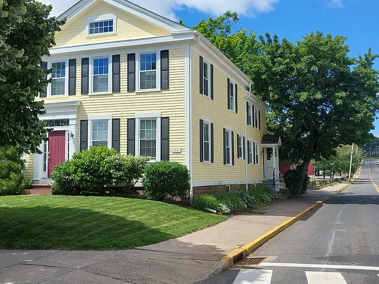31 Broad St #2 — Photo 3