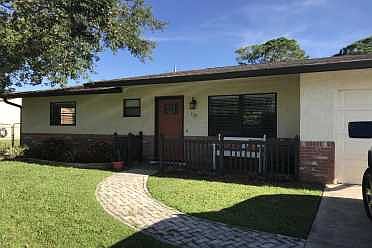 Home For Sale In Port Saint Lucie