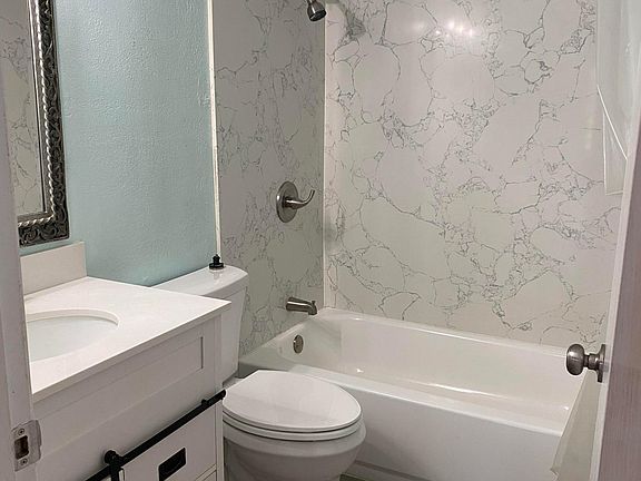 4th image of 199 Del Luz Ct