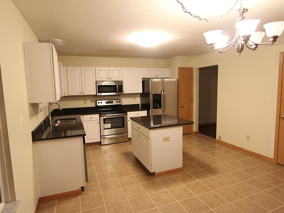 kitchen eating area