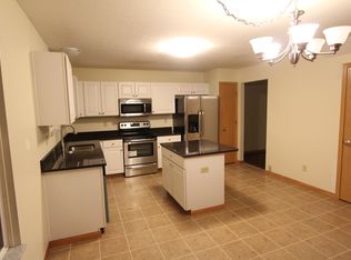 1128 Evadell Dr, Lewis Center, OH