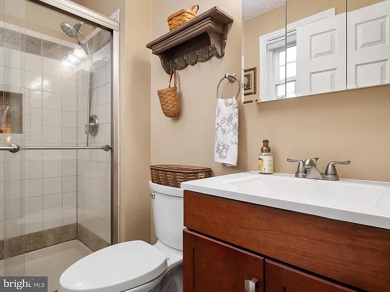 1525 Palm Ct — Photo 8