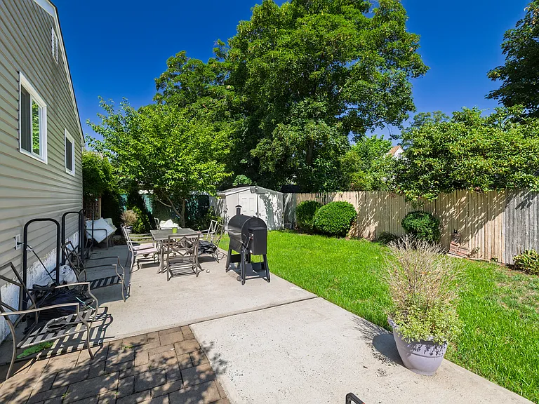 37 Hickory Rd — Photo 17