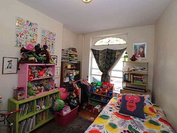 4th image of 179 Guernsey St APT 1R