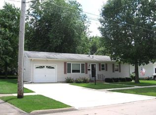 800 W Harrison Ave, Fairfield, IA 52556