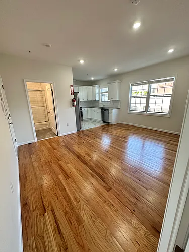 156 Midland Ave #1 Photo 1