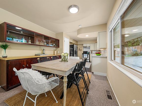 5th image of 11003 Palatine Avenue N