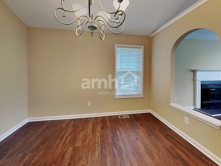 20 Michelle Ln — Photo 5