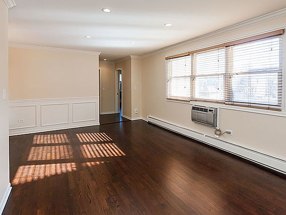 3rd image of 5455 N California Ave APT 2G
