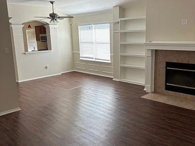 1403 Haley Gray Dr — Photo 6