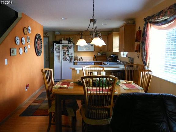 3rd image of 1504 SE 173rd Ave