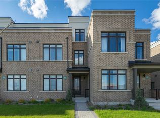 1208 Wellington St E, Aurora, ON L4G2C9